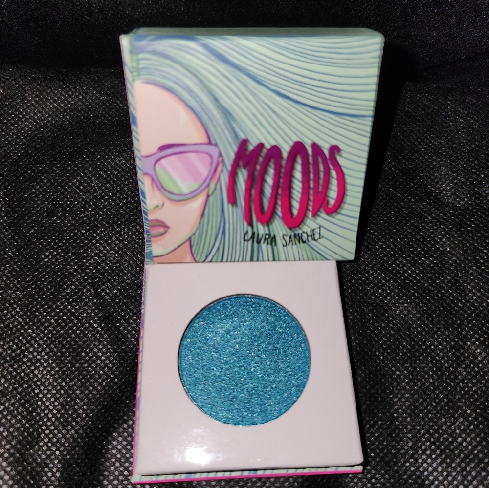 Laura Sanchez single eyeshadow